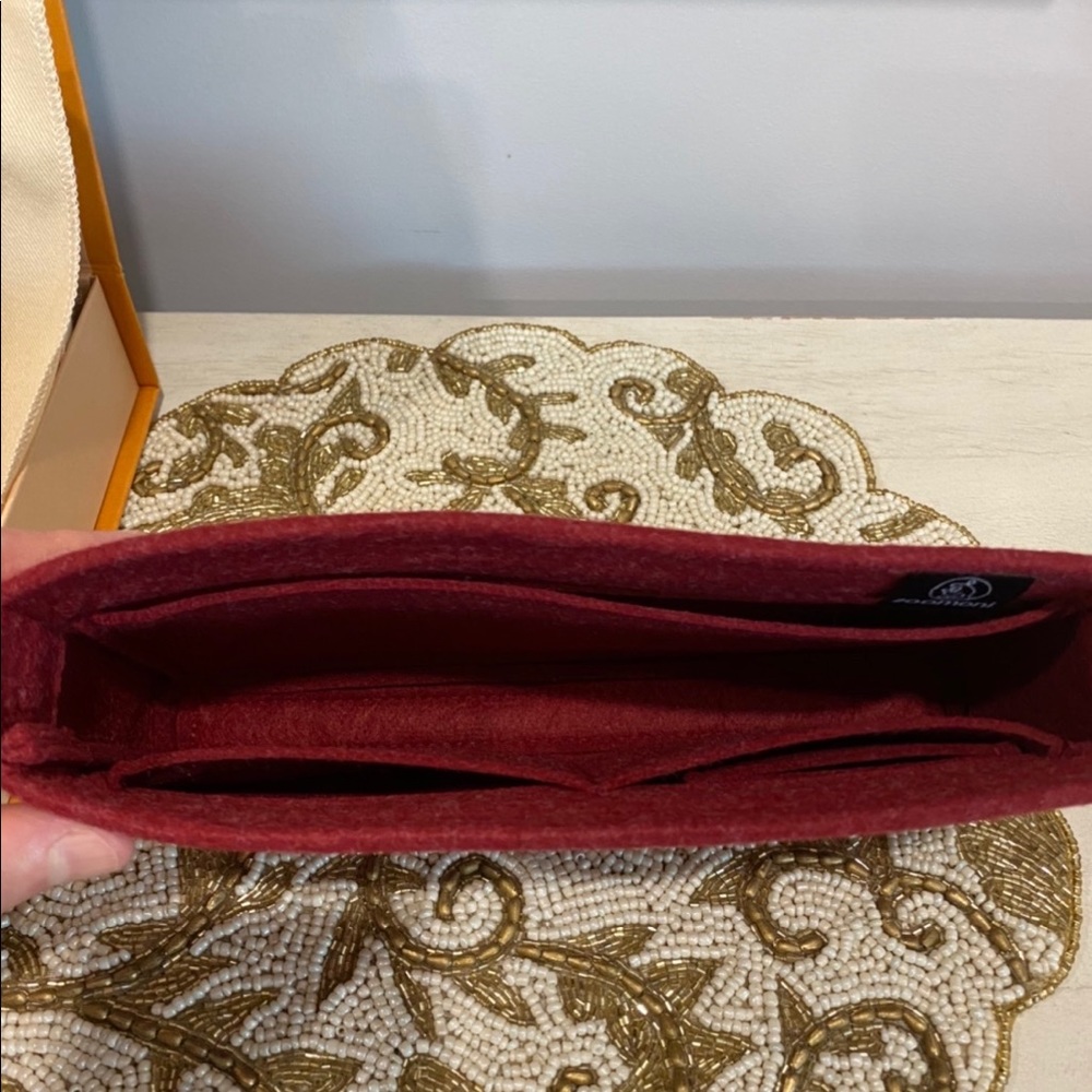 Brand New never used zoomoni organizer